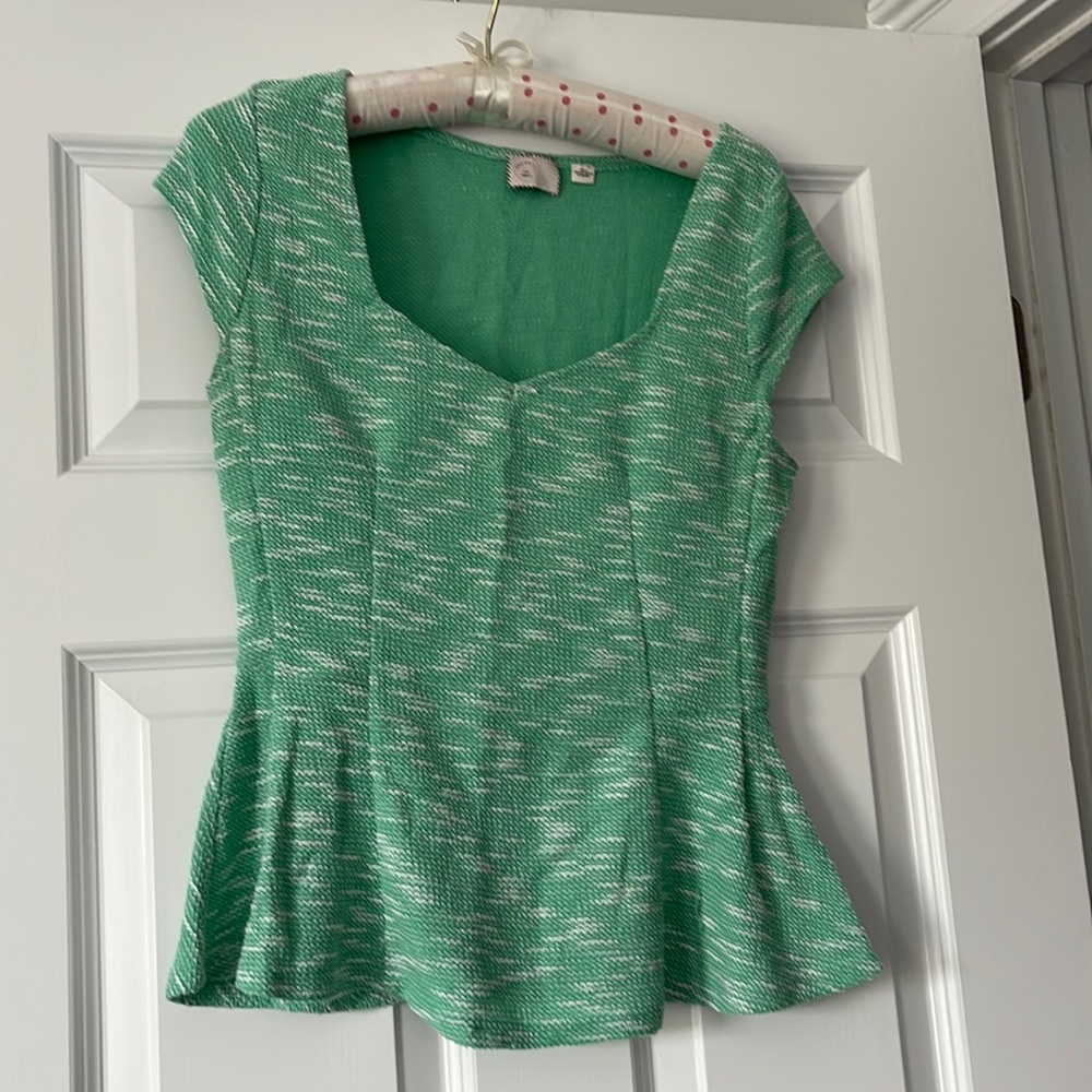 Green‎ anthro top